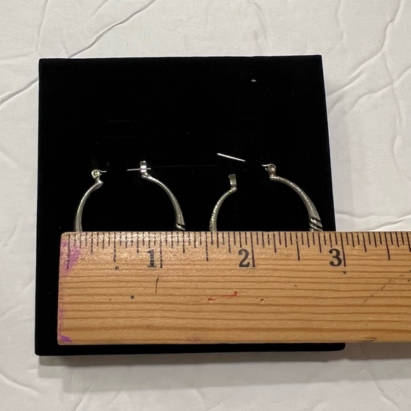 New in box Mivita Spiral Hoop Earrings - Picture 4 of 7